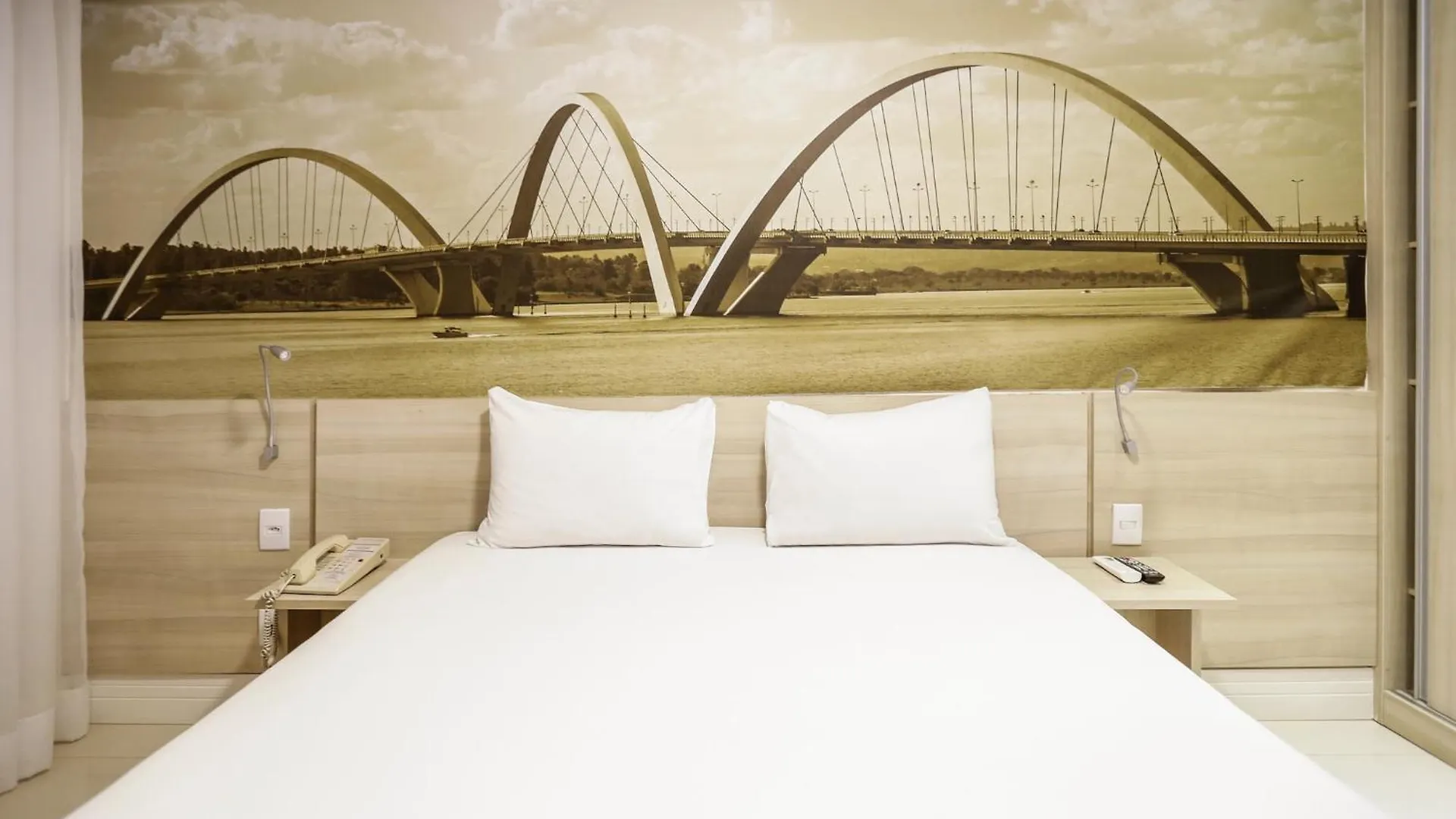 Mercure Brasilia Lider